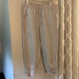 Sal’s Fifth Ave 100 percent linen cargo pants
